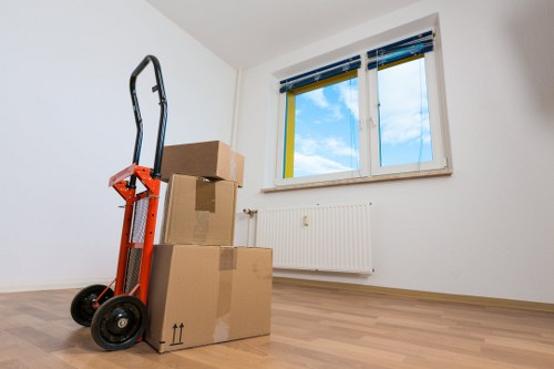 Twickenham moving service for flats, houses, and student relocations