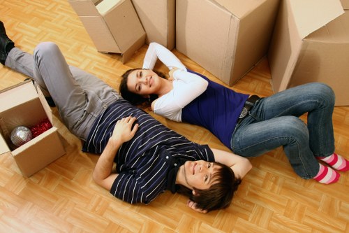 Removal van transport for local and nearby area moves around Twickenham